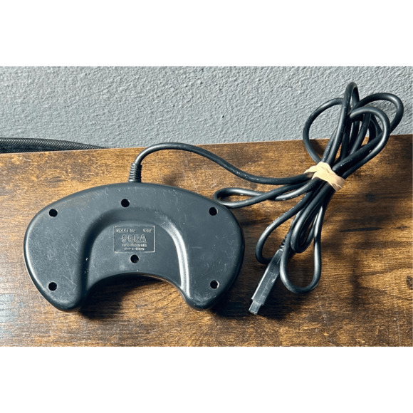 Vintage Sega Genesis OEM Controller 3 Button Authentic Black Model 1650 Tested - Picture 6 of 7